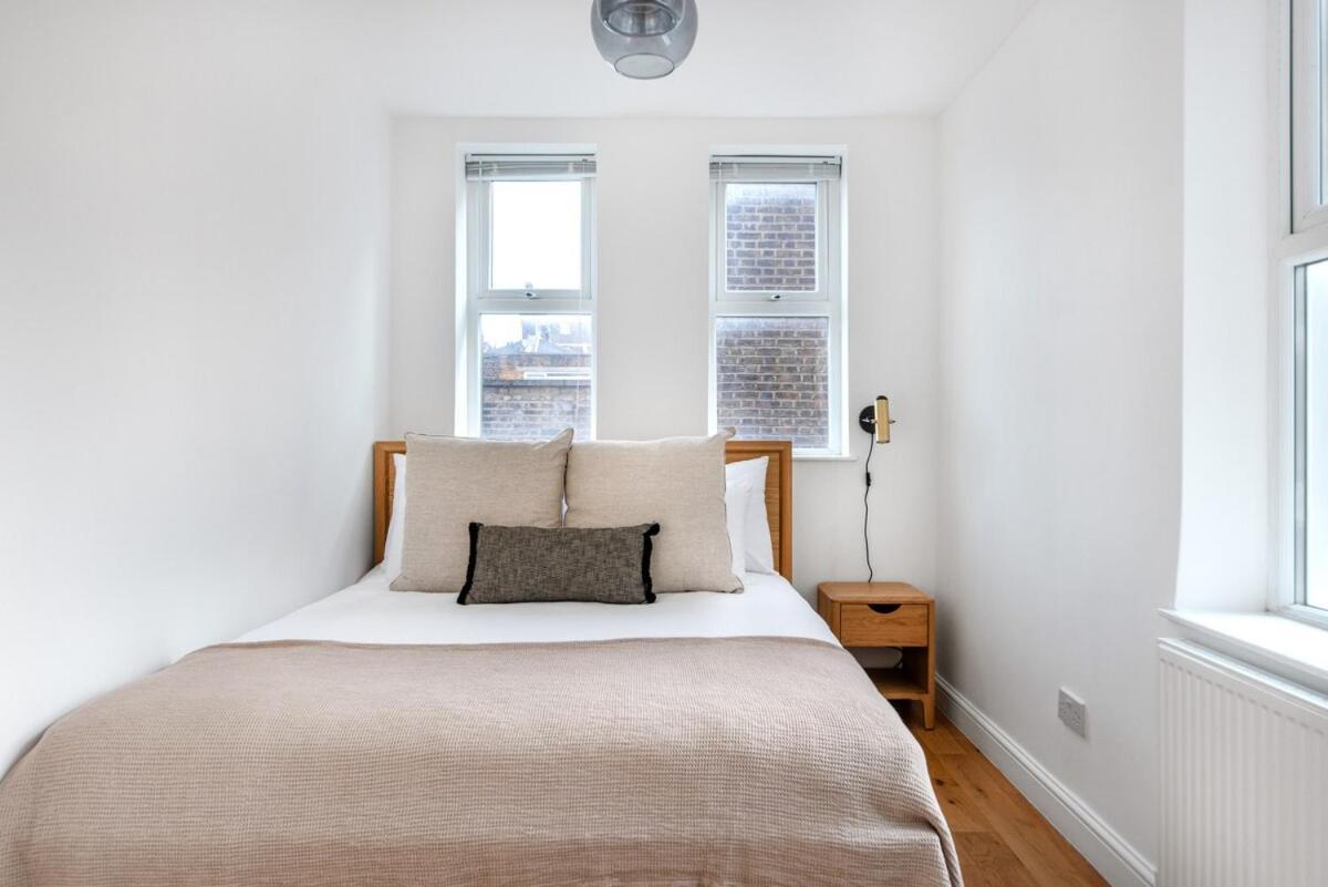 2 Bedrooms Flat In Hyde Park London